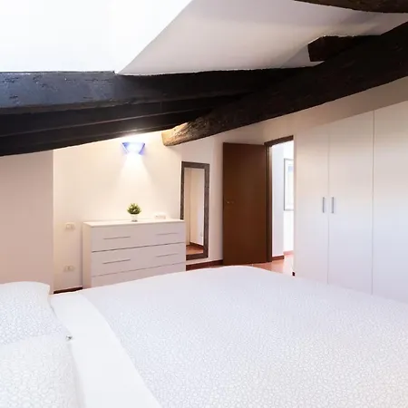 Beautiful Penthouse In Center With Balcony *